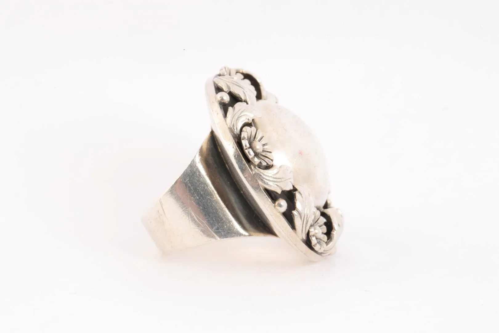 925 Silver Flower Dome Ring Size 8 (19.94g.)