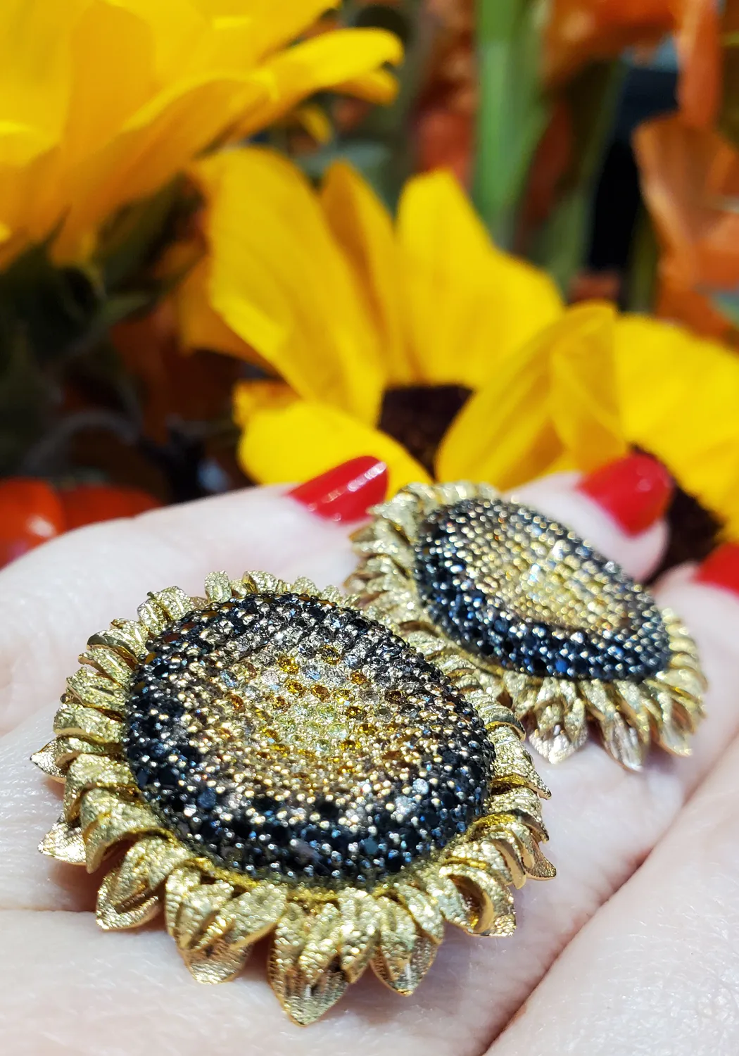 Alex Soldier 18K Gold Diamond Sunflower Earrings