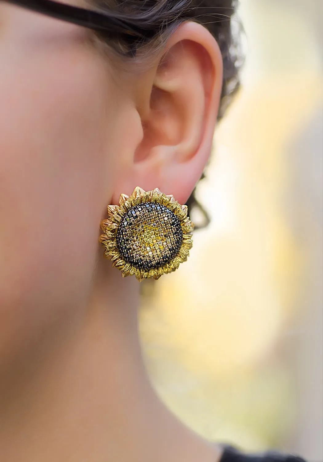 Alex Soldier 18K Gold Diamond Sunflower Earrings