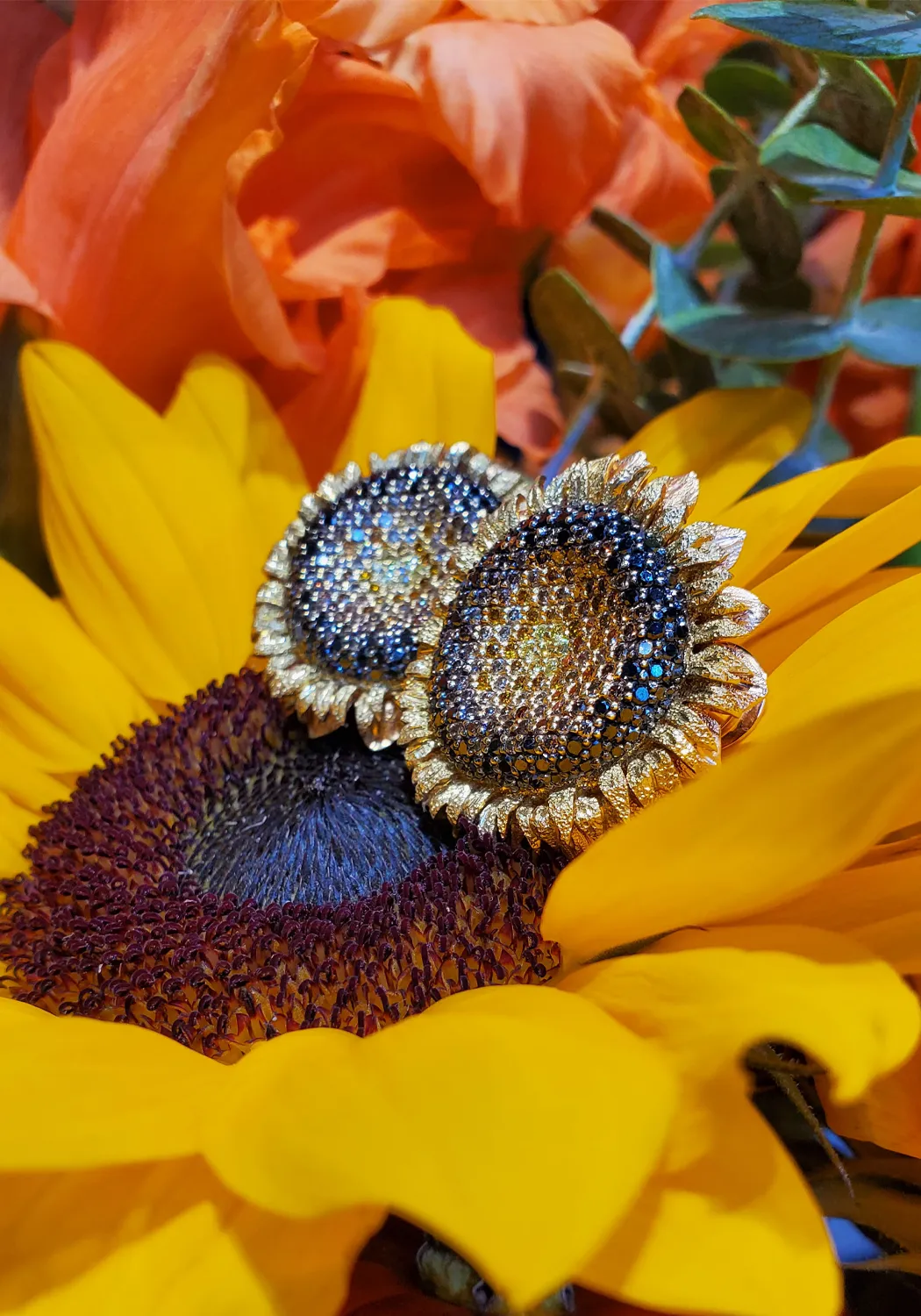 Alex Soldier 18K Gold Diamond Sunflower Earrings