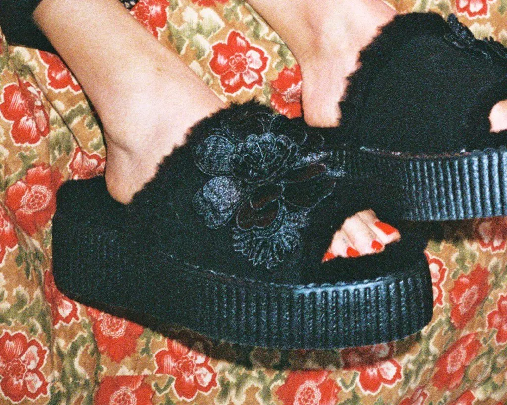 Black Wool Flower Slide