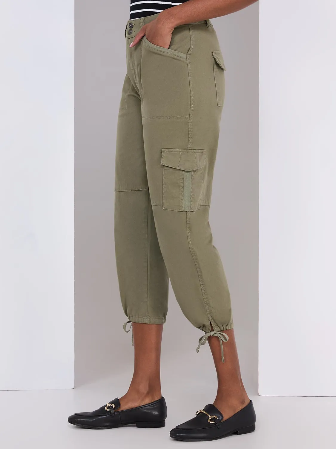 Drawstring Twill Capri Pants