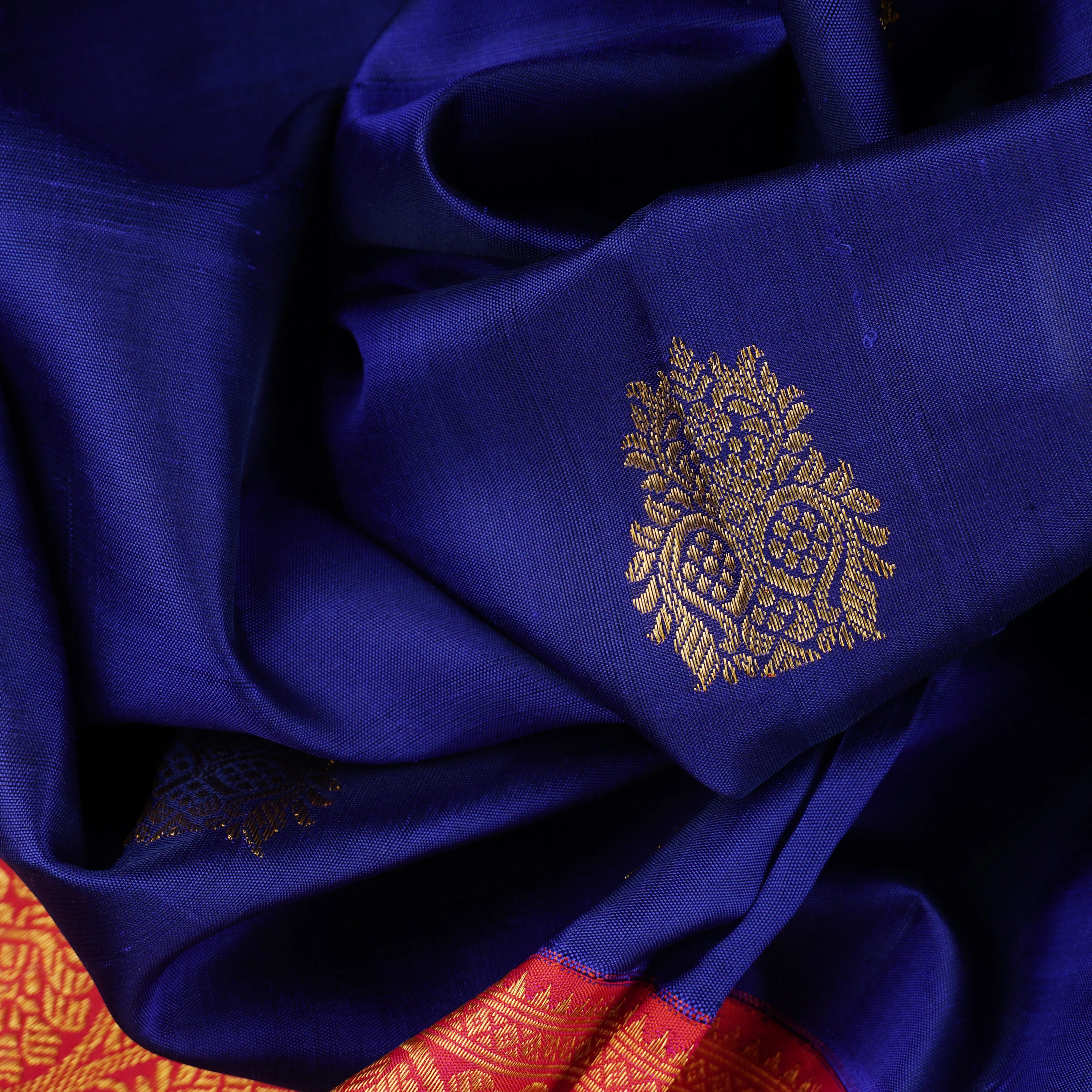 Handwoven Blue with Pink Kanjivaram Silk Saree - 1900T004064DSC