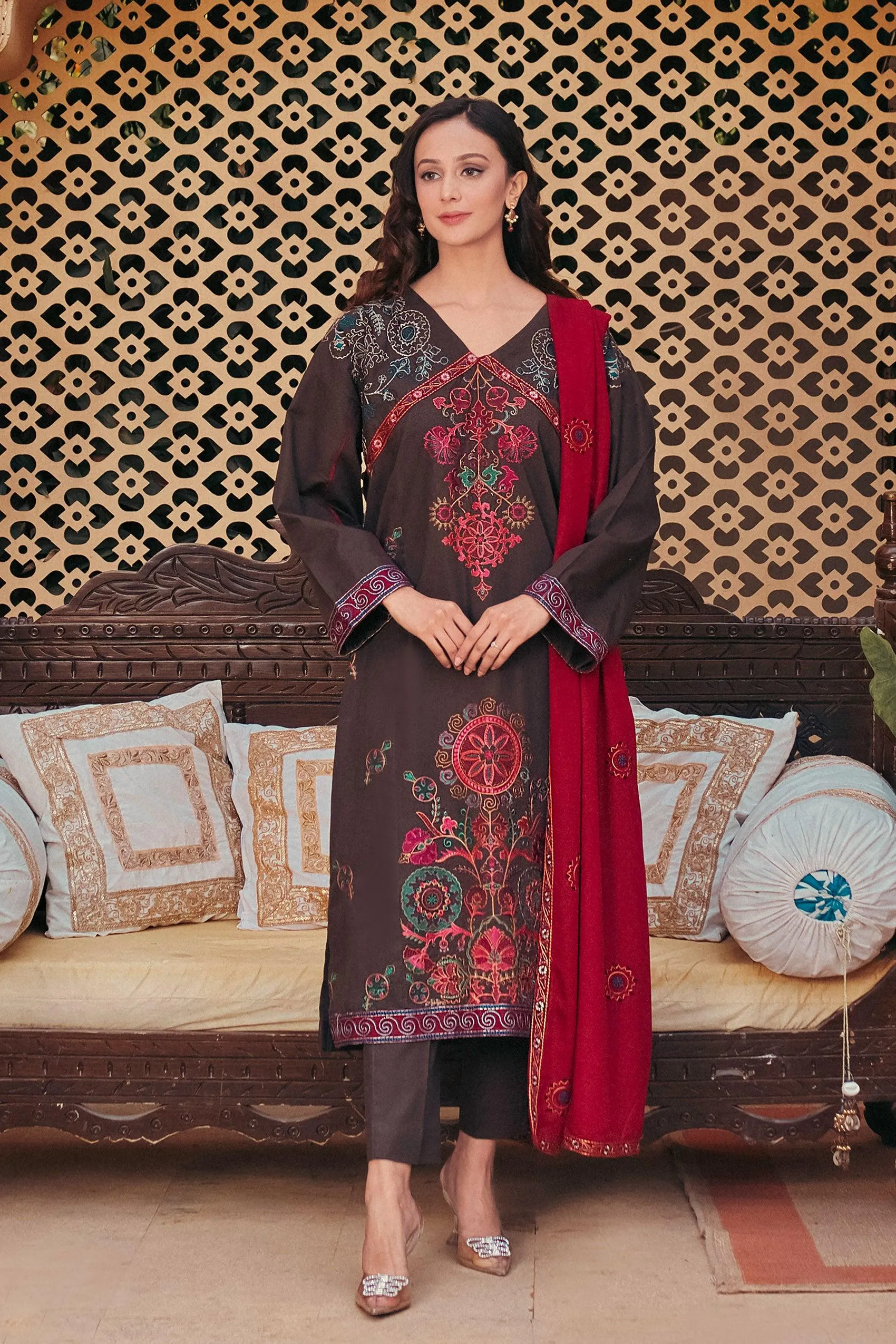 LUXURY WINTER KAARI KE- 00176  (3PC)