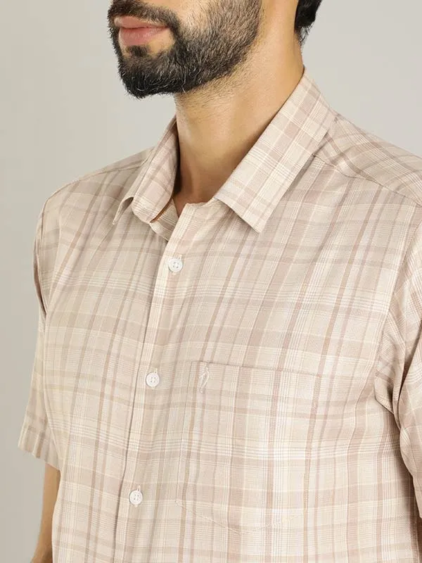 Men Checked Half Sleeve Cotton Blend Shirt