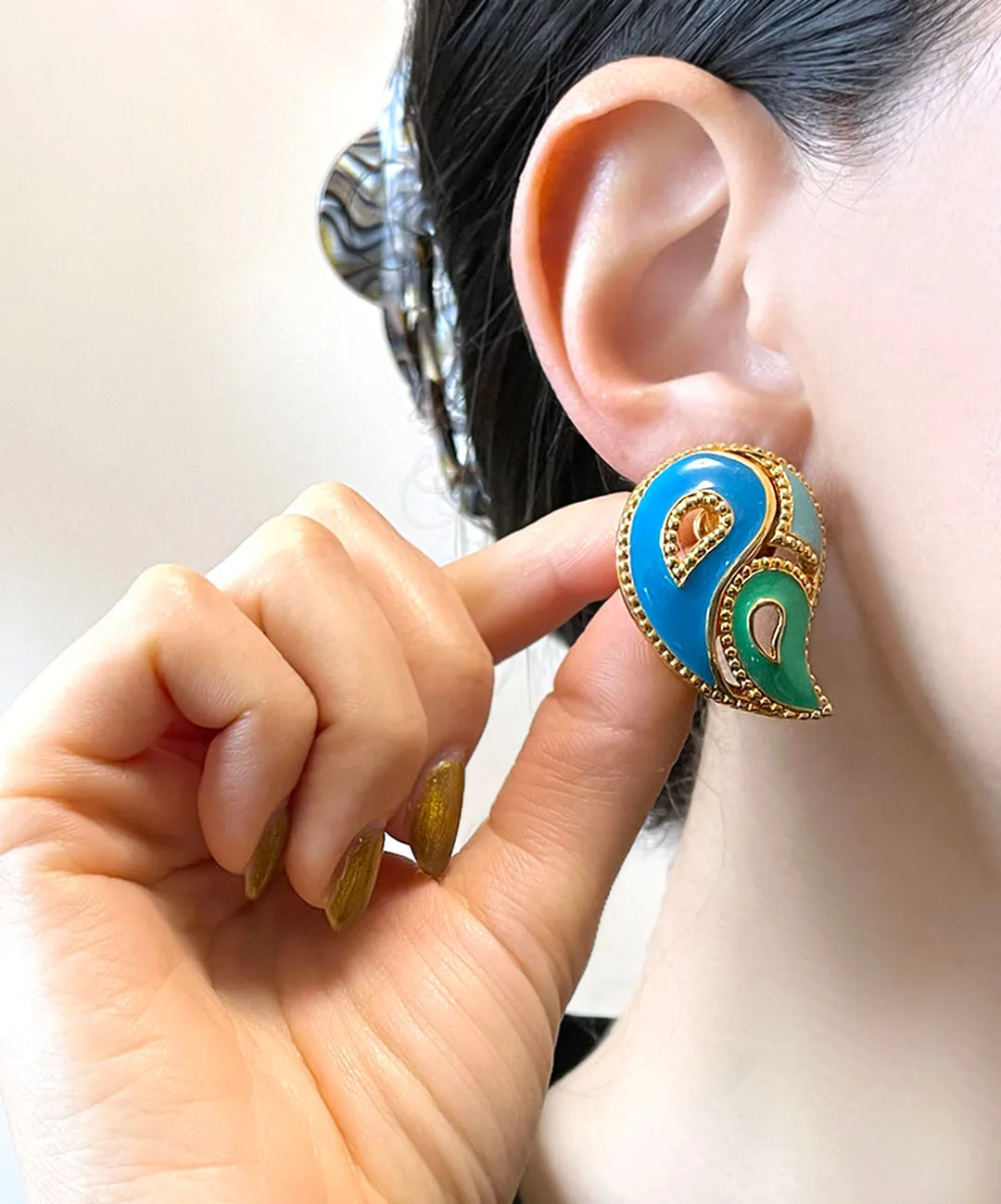 【USA輸入】ヴィンテージ AVON ペイズリー エナメル ピアス/Vintage AVON Paisley Enamel Post Earrings